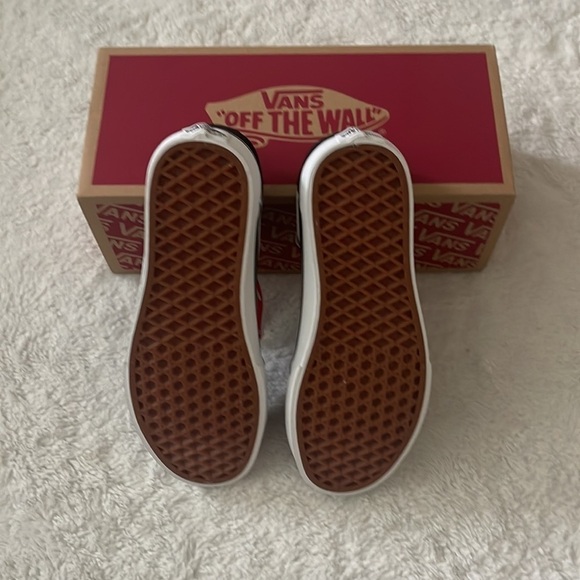 (NWT) Vans Ward Women’s Shoes in Black & White, Size: 9 - Picture 8 of 17